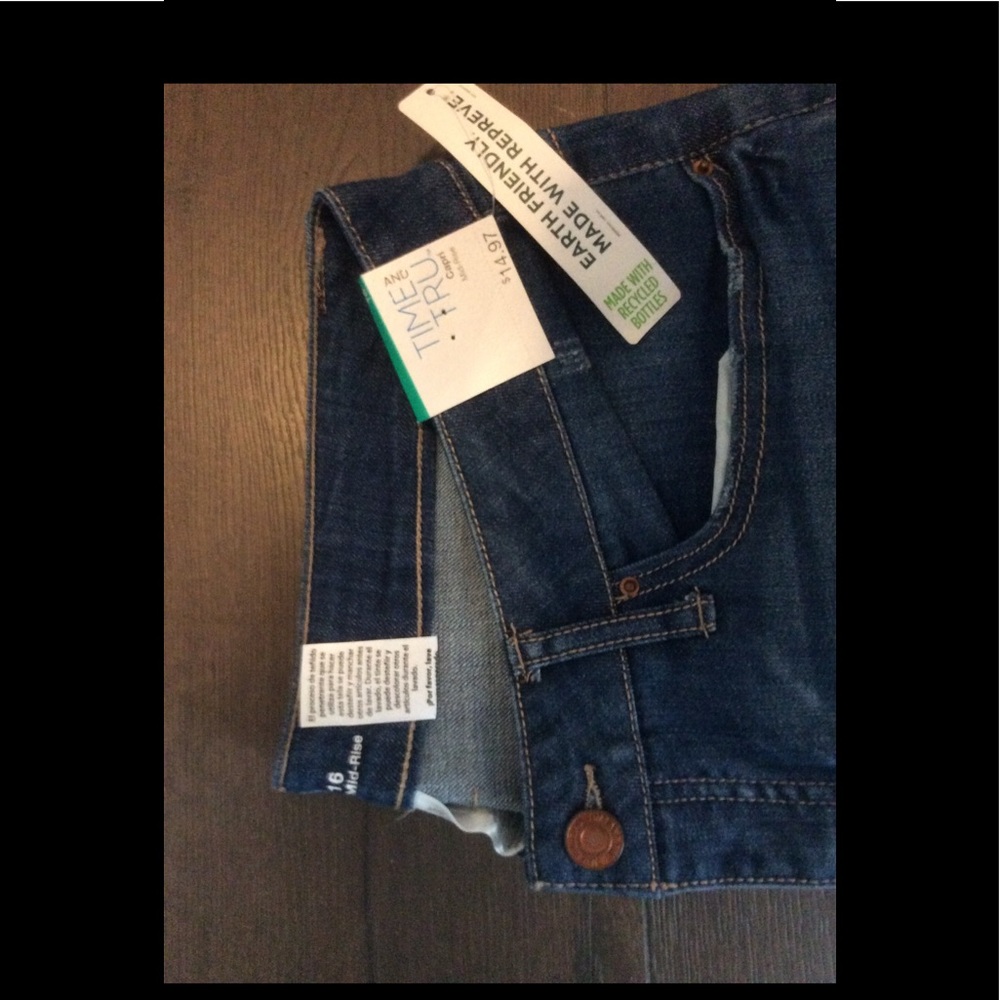 Time and tru distressed midrise capri cropped jean